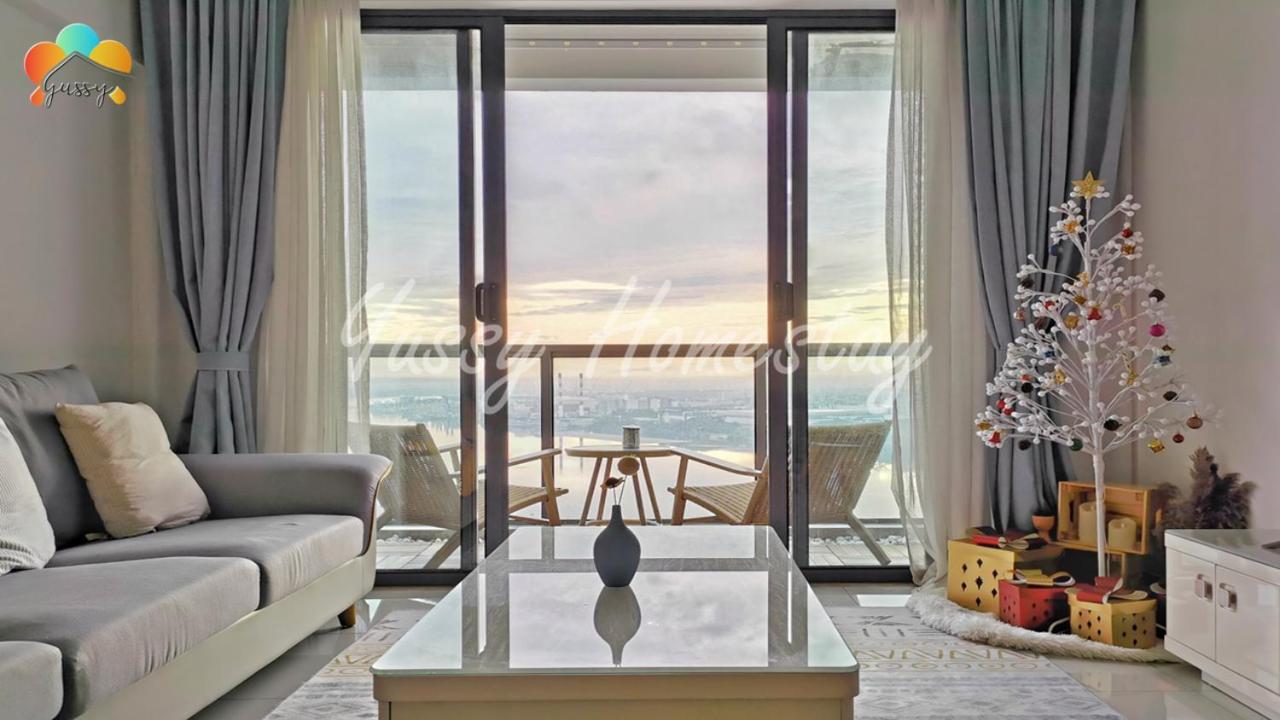 Yussy 2 Bedroom Sea View Condo At R&F Princess Cove جوهر بهرو المظهر الخارجي الصورة