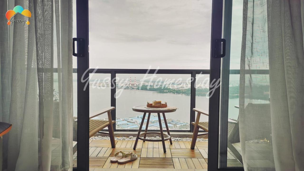 Yussy 2 Bedroom Sea View Condo At R&F Princess Cove جوهر بهرو المظهر الخارجي الصورة
