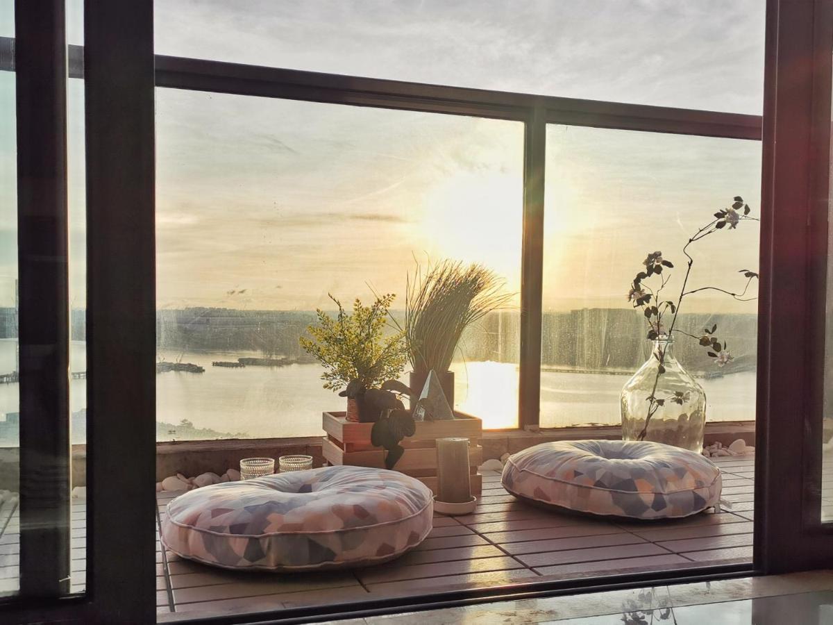 Yussy 2 Bedroom Sea View Condo At R&F Princess Cove جوهر بهرو المظهر الخارجي الصورة